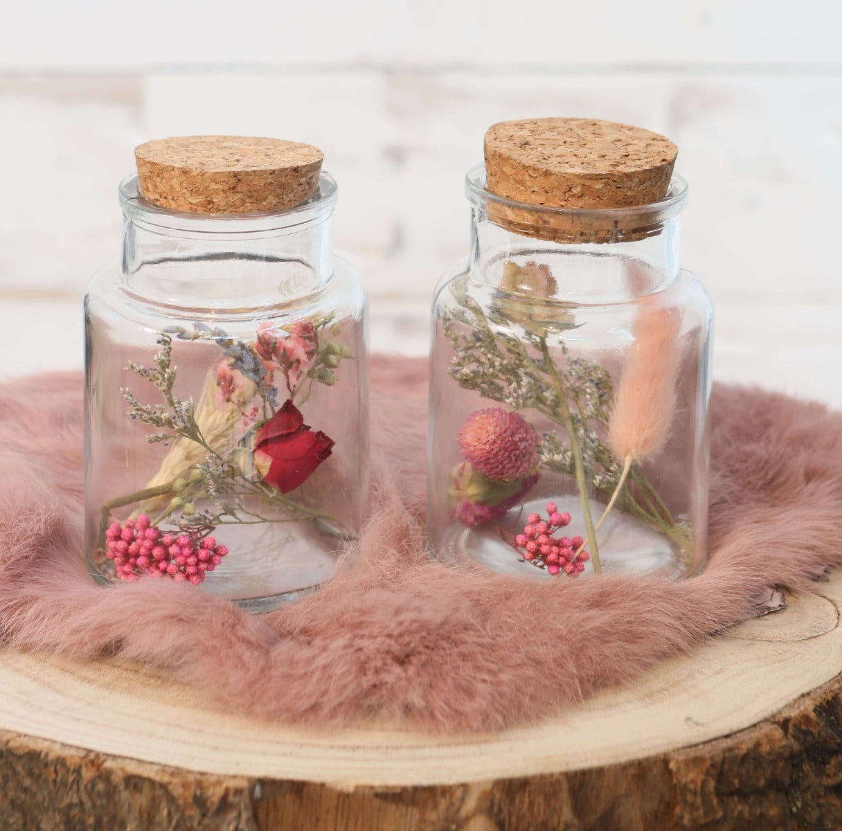 Glass medicine bottle with 2 different dried flowers Ø7cm (12 pcs.) [IFS-29394]