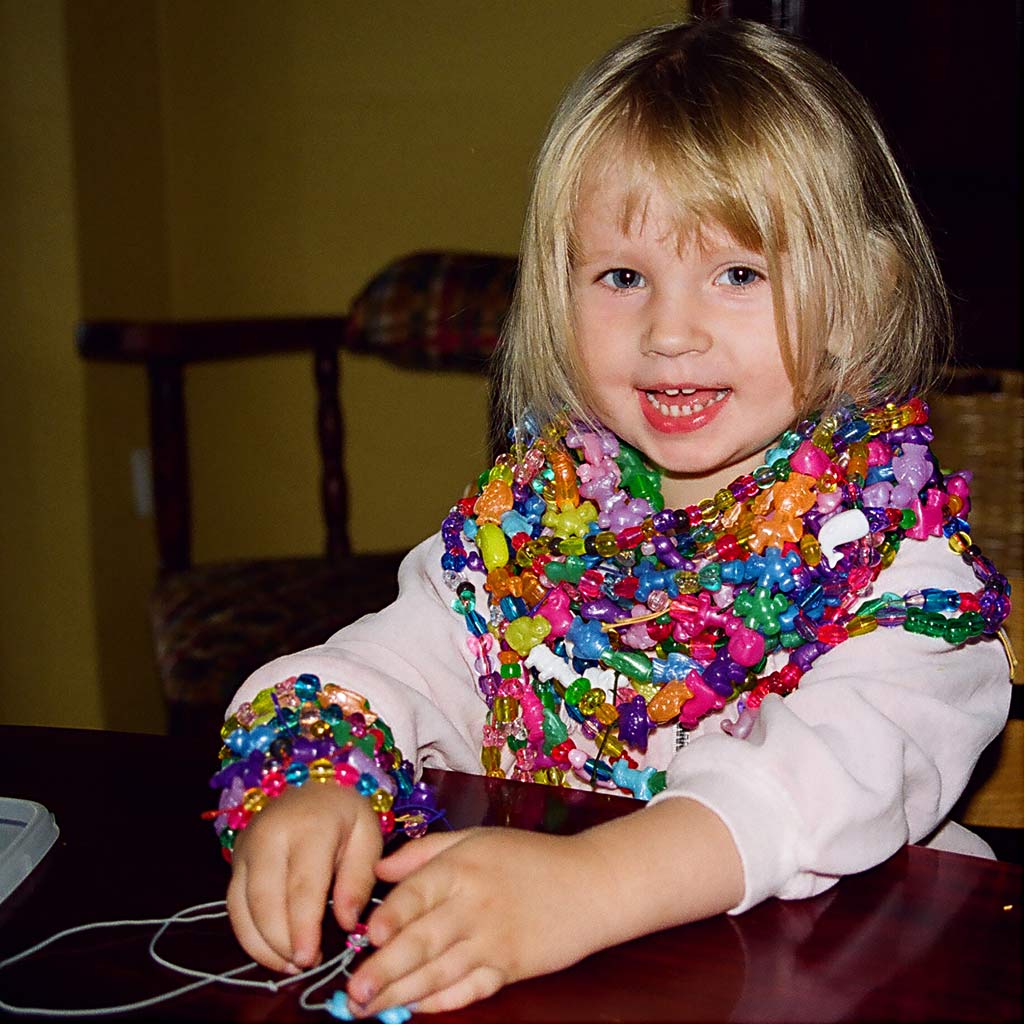 Plastic Beads, size 6-20 mm, hole size 1,5-6 mm, ca. 1175 pc, 390 g, 700 ml/ 1 tub [HOB-618050]