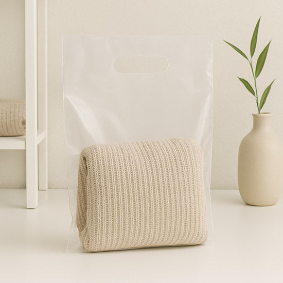 Plastic Carrier Bags Clear 22.9x30.5cm 60 micron LDPE (100 pieces) [H912CL1]