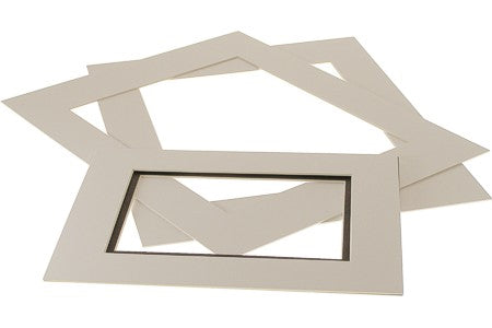 Mount Board bright White 19.1x24.1cm Window - Outer size 27.9x35.6cm Conservation Quality (25 pieces) [MS30027]